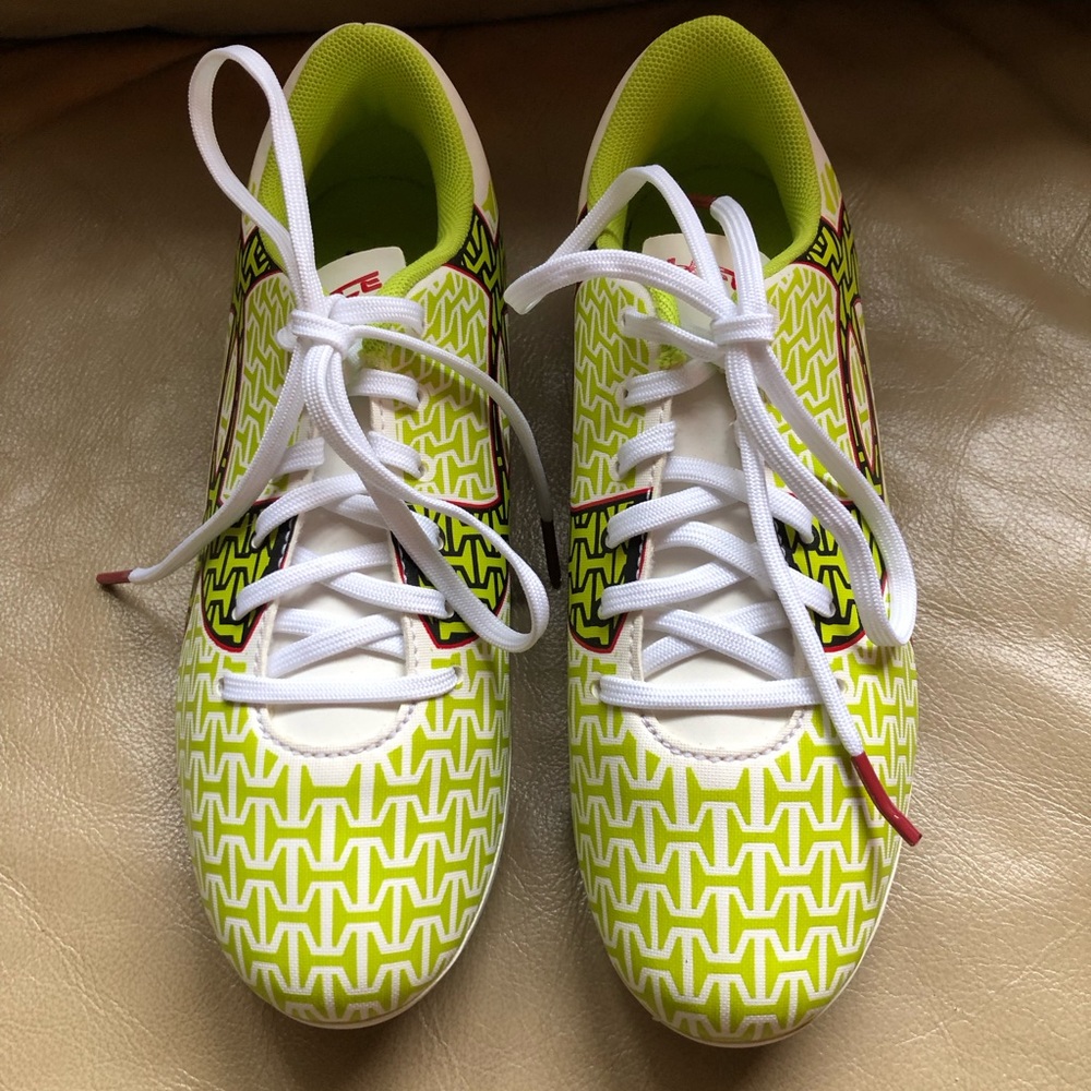 Under Amour , soccer cleats NWOT